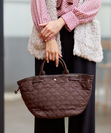 【ショルダー付き／コーディネートのアクセントに◎】キルティングバッグ