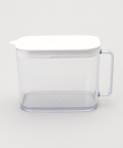 棚に収まる冷水筒 1.0L WH
