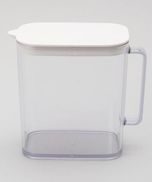 棚に収まる冷水筒 1.5L SP-151ホワイト