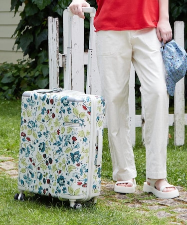 【LAURA ASHLEY× Samsonite】ロサ サンクタ柄 スーツケース
