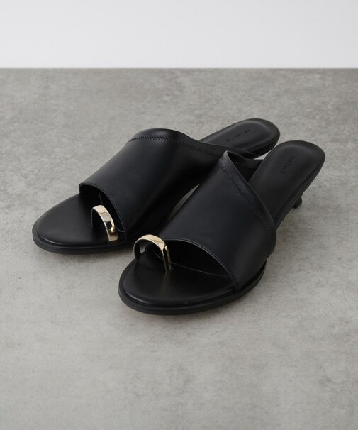 【LE VERNIS】Toe ring sandals