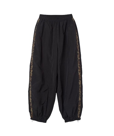 FACE LABEL LOOSE FIT TRAINING PANTS