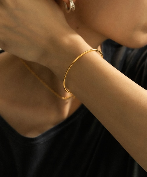 SMELLY so’ narrow line bangle