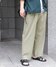 ベージュ