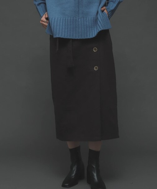 ボタンディテールアイラインスカート