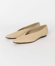 quartierglam CHISEL TOE V CUT PUMPS