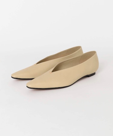 quartierglam CHISEL TOE V CUT PUMPS