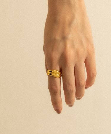 SMELLY so’ wavy nuance ring