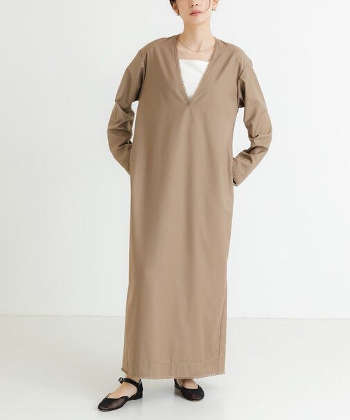 new basic 深Vネックワンピース