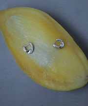 SMELLY so’ twist pierce