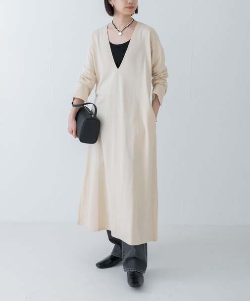 『MADE IN JAPAN』Vネックロングワンピース