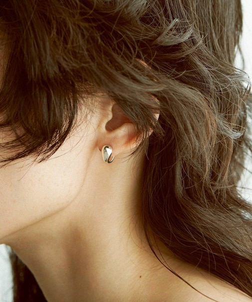SMELLY so’ tiny earring