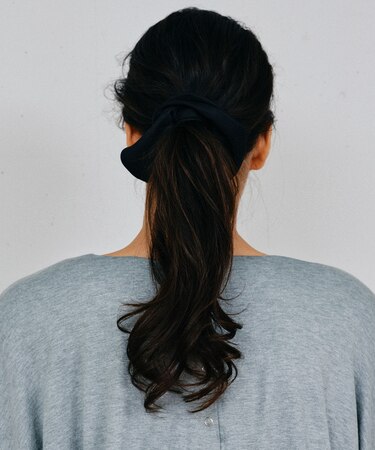 heyep Silk Heart Scrunchie Medium