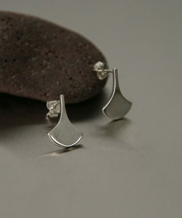 SMELLY so fan shape pierce
