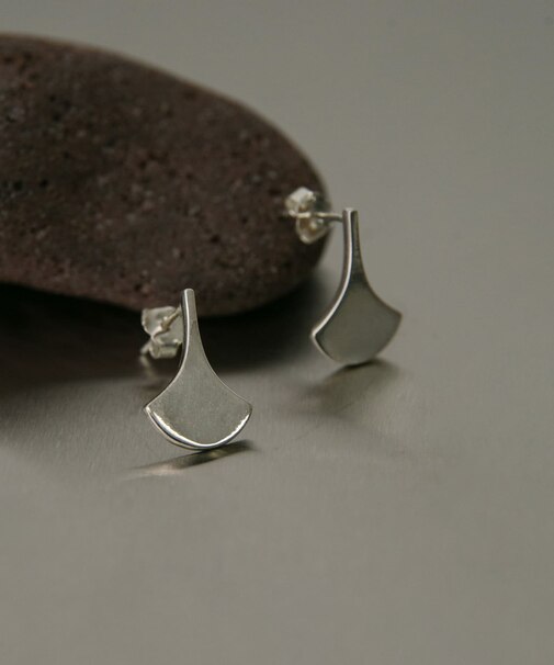 SMELLY so fan shape pierce