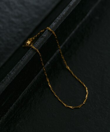 SMELLY so’　slim chain brecelet