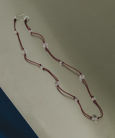 SMELLY so’ crystal necklace
