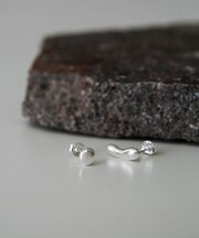 SMELLY so’ asymmetry grain pierce
