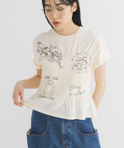 シャーリングデザインプリントTEE