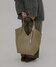 ベージュ