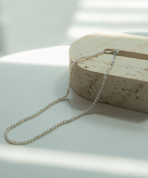 in mood BABY PEARL CHOKER