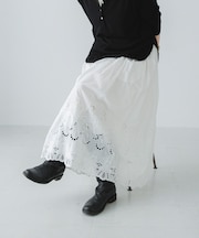 スカラップ刺繍タックスカート