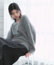 『WEB/一部店舗限定』ボリュームスリーブエアリーVネックニット