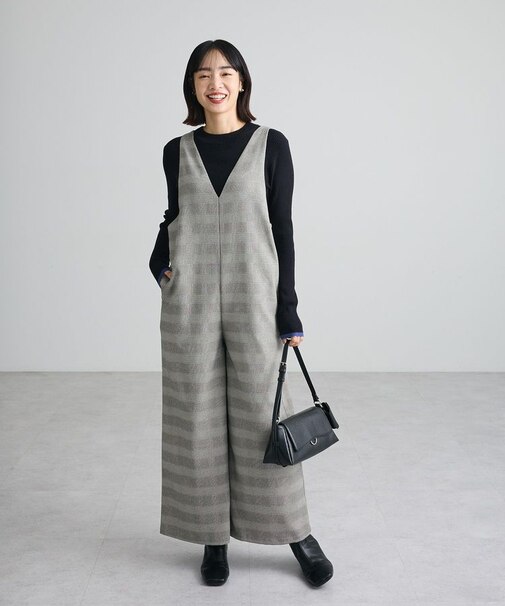 Vネックサロペット