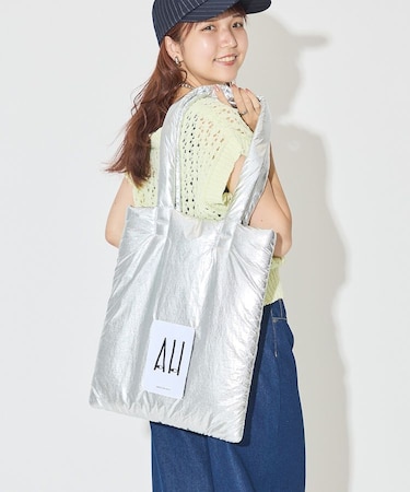 26AWパテッドホリホリトートバッグ