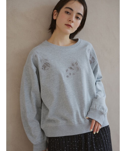 くり抜き刺繍スウェット