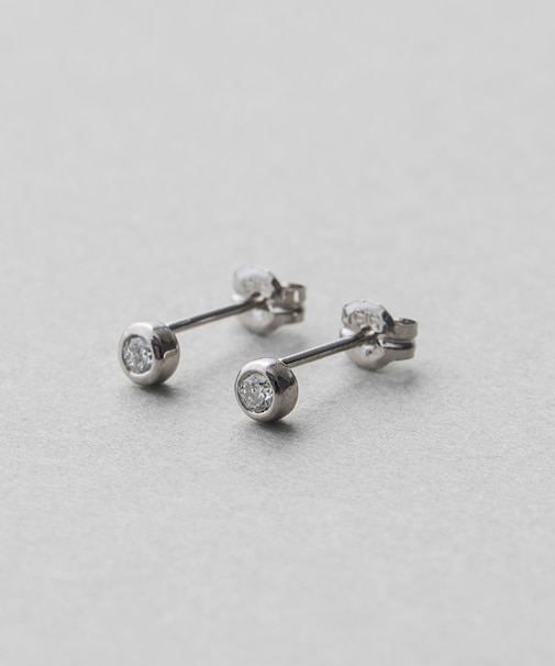 PT900 ダイヤモンド 0.1ct ピアス「ブライト」