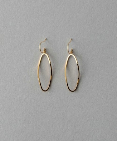 オーバル ピアス