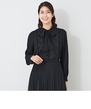 フロントフラワー刺しゅう ブラウス
