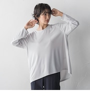 “ブラウスのように着られる”さらさらストレッチトップス