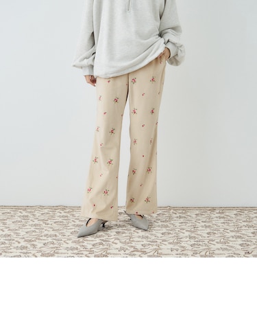 花柄ベロアセミフレアパンツ