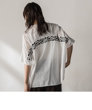 キャンブリックバック刺繍ブラウス