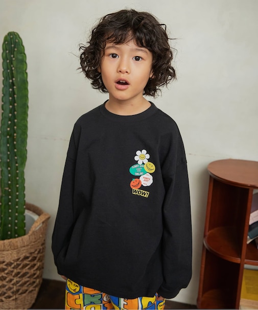 WEB限定 ゆったりシルエットグラフィックバリエーションTシャツ