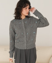 アルパカタッチフラワー刺繍カーディガン