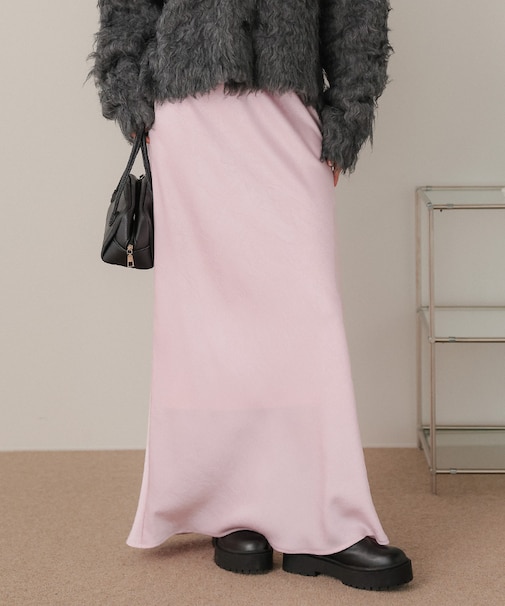 美シルエットサテンスカート