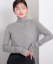 ウールブレンドハイネックリブニット