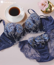 人気の高胸メイクノンワイヤー 華あり刺繍デザイン 「スタイルアップワイヤレスフローラ ペアブラジャー(ワイヤー無し)」 ノンワイヤーブラショーツセット