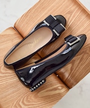 【Bridget Birkin】ヒールビジューリボンパンプス