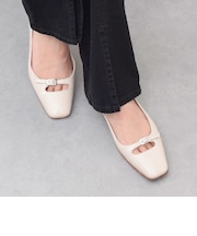 【INTER-CHAUSSURES】スクエアトウバックルサケットバレエ