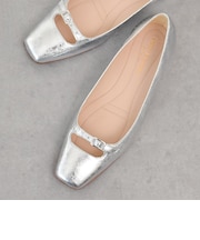 【INTER-CHAUSSURES】スクエアトウバックルサケットバレエ