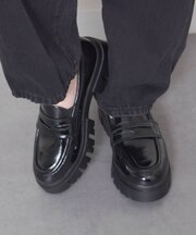 【BUSSOLA】厚底デザインソールローファー