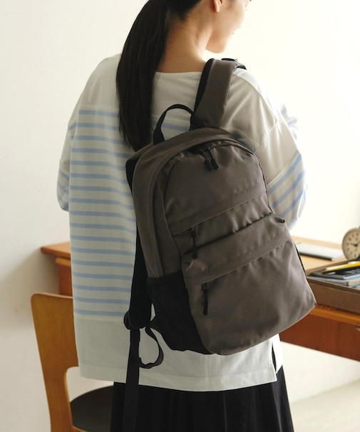 【シリーズ累計販売 8万点！】無重力ファンクションリュックS / 撥水仕様 15L