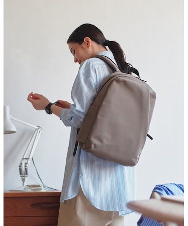 【シリーズ累計販売 8万点！】無重力リュックplus Mサイズ / 撥水仕様 18L