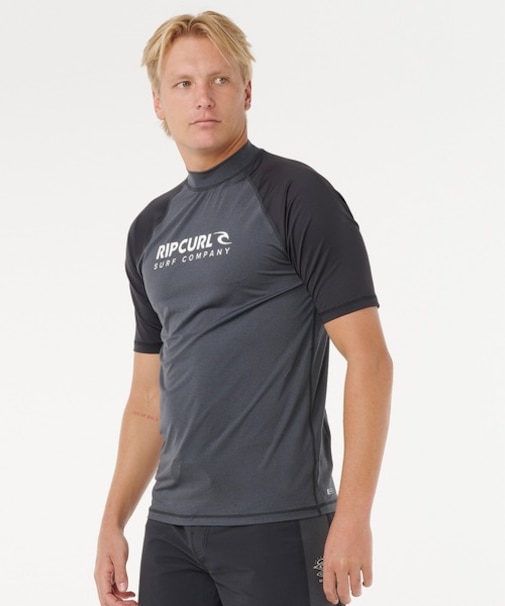 RIPCURL/水着 16HMRV UPF50+ 対塩素加工 半袖 UVケアラッシュガード SHOCK UPF S/S リップカール メンズ ムラサキスポーツ