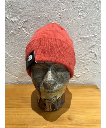 NEW ERA (ニューエラ) - BASIC CUFF KNIT (ベーシック カフ ニット コーラル ホワイトフラッグ)