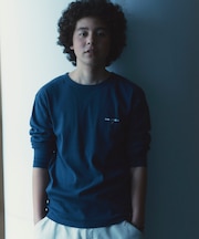 Essentials タイトフィット L/S クルーネック ピグメントTシャツ